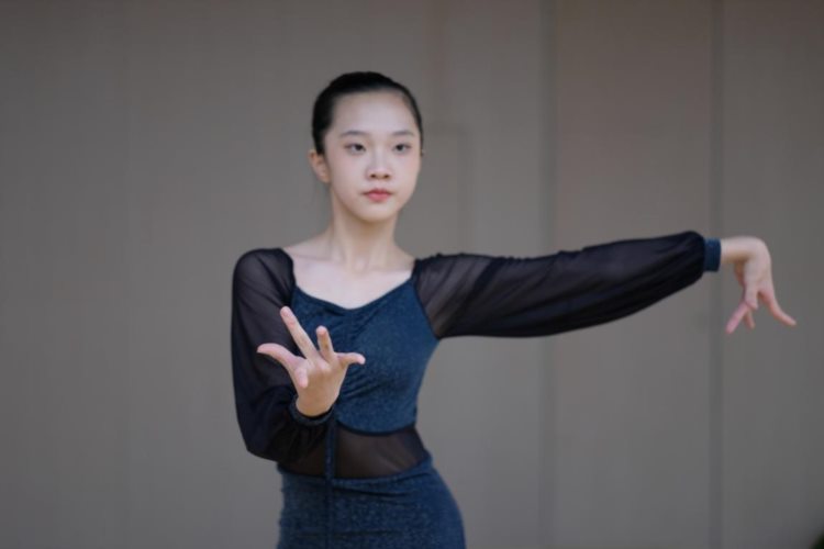 2022海南省体育舞蹈公开赛人气冠军——董映彤