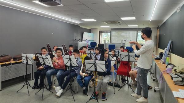 穿汉服弹琵琶、奏箜篌，“群之星”青少年国乐训练营开班