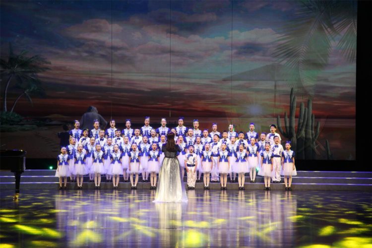 吉州区《扇舞戏韵》获第八届江西艺术节广场舞大赛全省一等奖