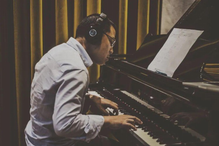 著名爵士钢琴演奏家夏佳，来上海jzschool分享如何练习爵士钢琴！