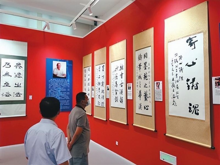 佟铸父子书法展在辽宁美术馆举行