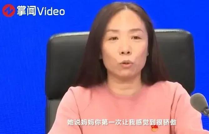 郑州成人礼书记拿喇叭叫屈：我到底做错了什么？