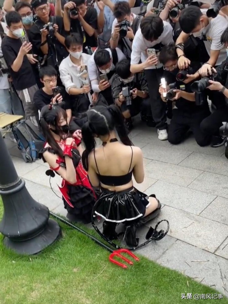 警惕成人展复活！广州两女生挂羊头卖狗肉，男“摄影师”兴奋异常