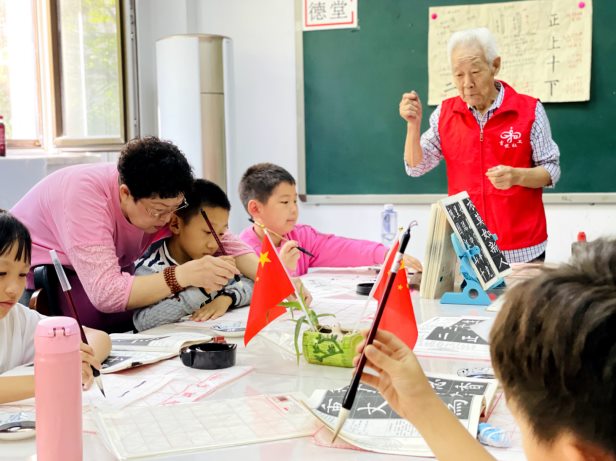 沈阳市铁西区：志愿服务沃土绽放“七色花”