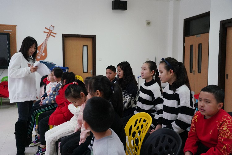 北京市盲校13名学生中德双语演唱，为冬残奥会开幕式热场