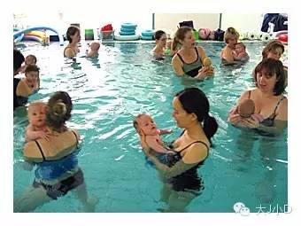 高端亲子游泳课的15个经典动作，平时都可以和宝宝一起做