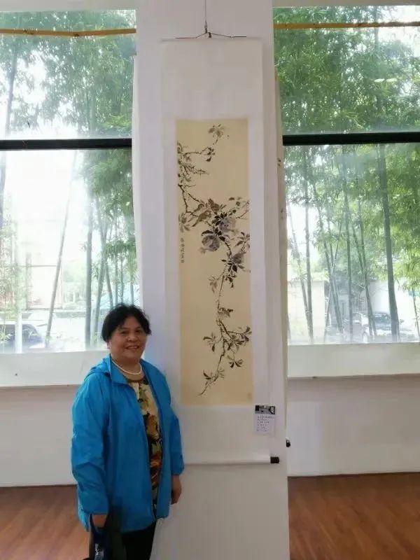 了不起！70岁上海阿婆拿到中国美院书画双学位，曾在教室搭帐篷过夜