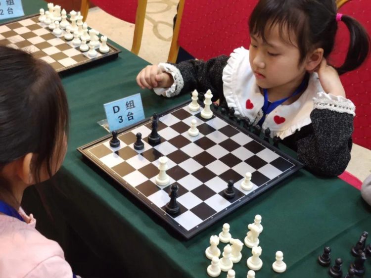 「综合中心」国际象棋班开学招生
