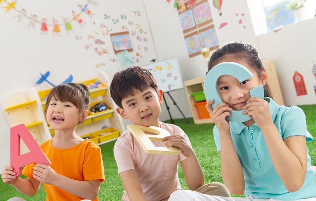 孩子初学英语不竞争，未来能力更容易胜出