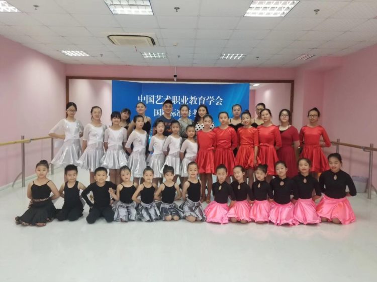 夏日热舞，上海时代艺校拉丁舞比赛、考级双丰收