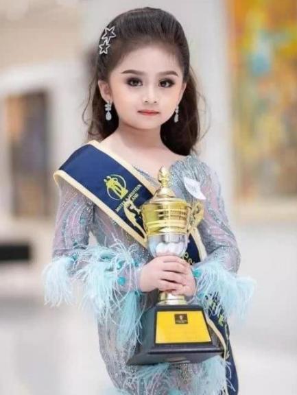 泰国女童模只有6岁，就已拥有成年人身材，还一举拿下选美冠军
