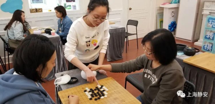 白领走进幼儿园学围棋？什么情况？！‖我为群众办实事