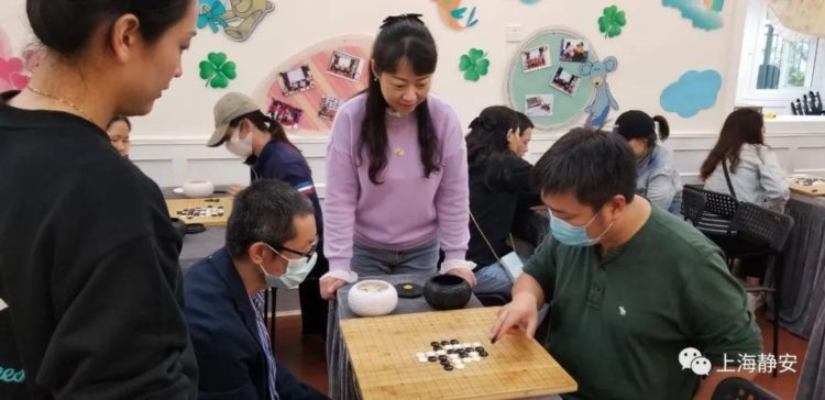 白领走进幼儿园学围棋？什么情况？！‖我为群众办实事