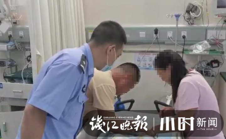 11个月大男婴突然“不行了”，杭州一男子下车急救！警车9分钟接力救援
