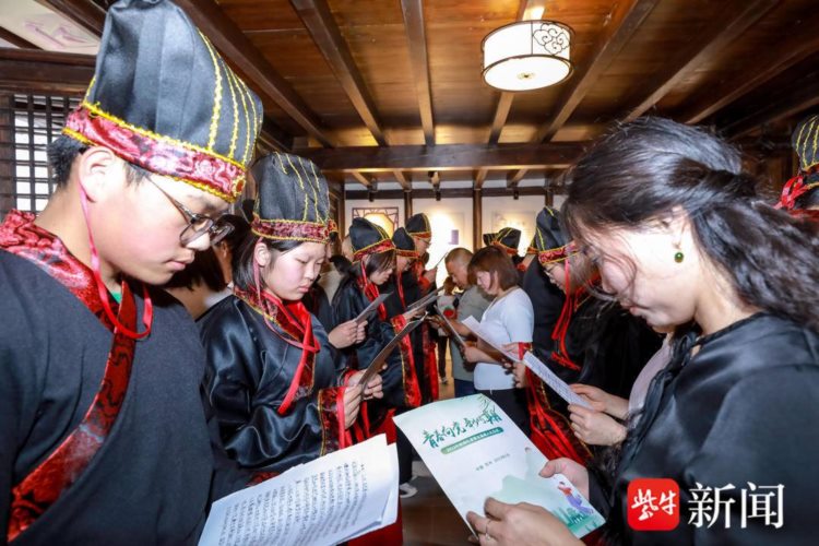 青春向党 年少可期!苏州牛桥村举行第五届成人礼仪式