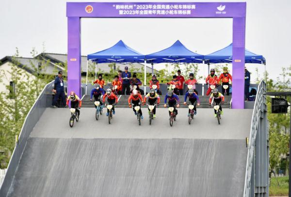 全国竞速小轮车锦标赛 山东队包揽成年组六项冠军