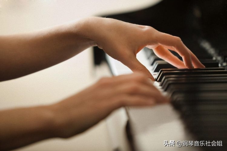 成人学钢琴童子功重要吗？童子功与非童子功的5个差距，如何补救