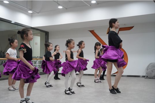 定位训练是少儿拉丁舞学习的关键