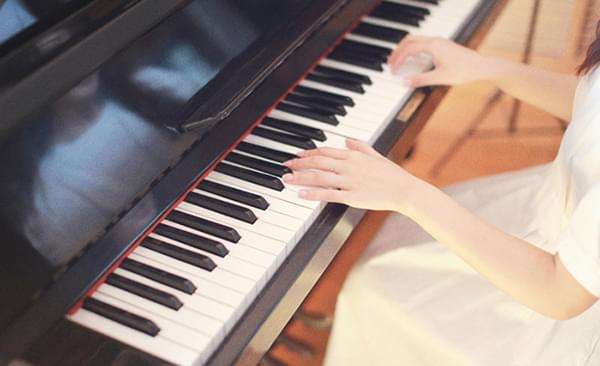 关于大众对钢琴“童子功”的误解：成年人真的学不好琴了吗？