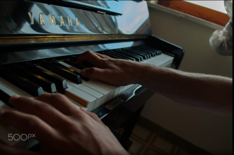 成年人想要学习钢琴的技巧和方法，这5点对你学琴有很大的帮助！