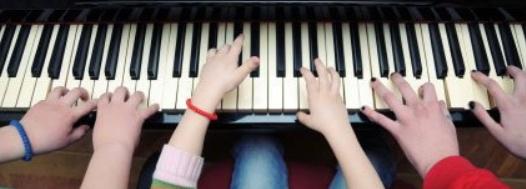 关于大众对钢琴“童子功”的误解：成年人真的学不好琴了吗？