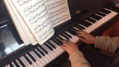 成人到底应该怎么学钢琴？如何判断老师靠谱？大部分人都学错了