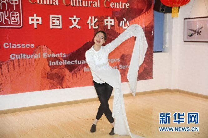 第一期中国舞蹈培训班在斐济首都苏瓦举行开班典礼