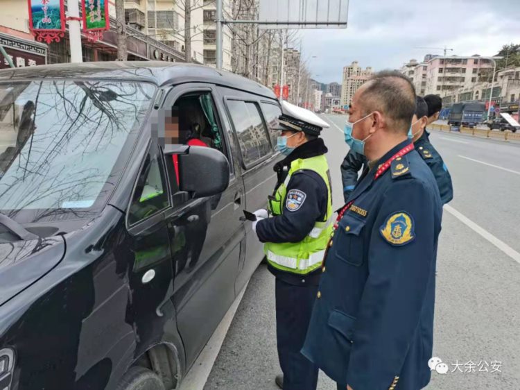 【平安春运】“黑车”，严查！