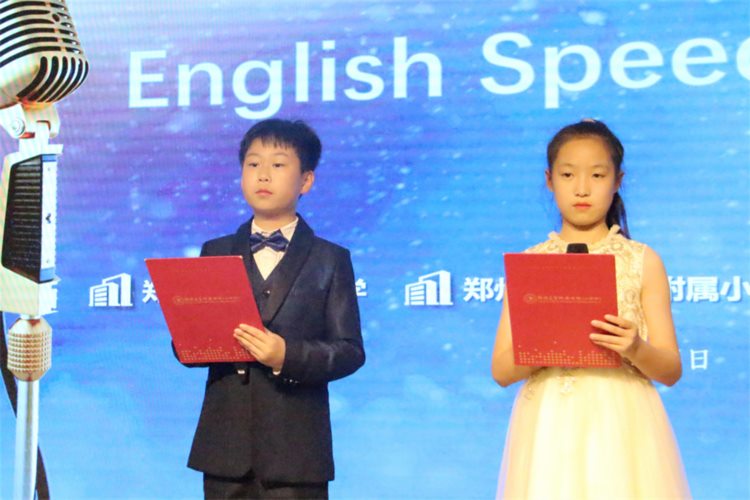 郑州三所学校开展校际英语演讲展示活动，小学生变身“Super Speaker”