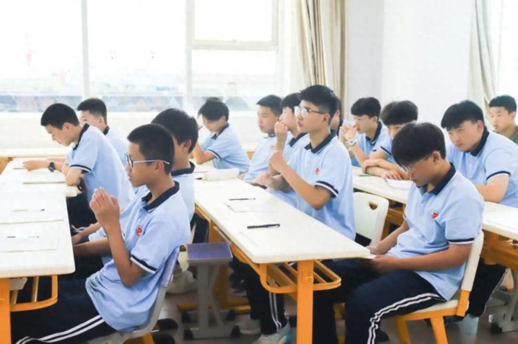 “英”为有你“语”众不同—郑州市实验中专学校举行英文朗诵比赛