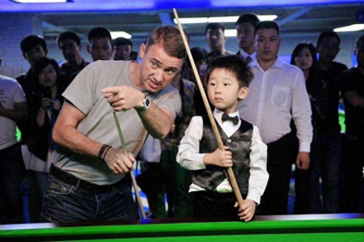 “小丁俊晖”汪乌卡：三岁开始打台球，梦想成为世界冠军