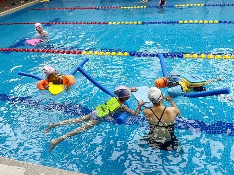 奥维游泳健身俱乐部成为IBFA国际青少儿体适能(游泳)等级考评基地