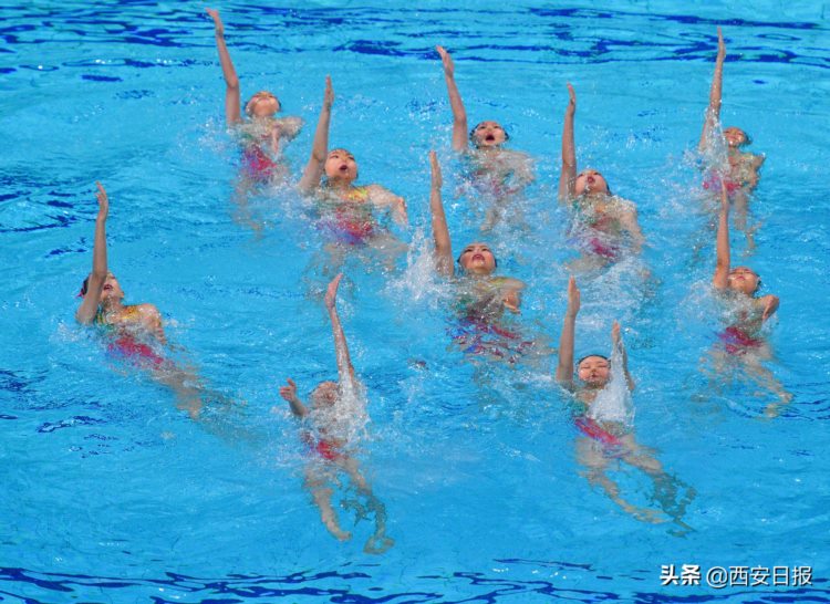 十四运会花样游泳测试赛精彩举行 "长安鼎"绽放最美"水中花"