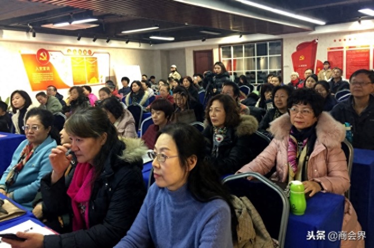 郑州市演讲与口才协会成功举办“口语艺术”讲堂