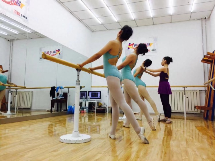 济南高新区舞蹈班 专业专注-首选阿昆舞蹈