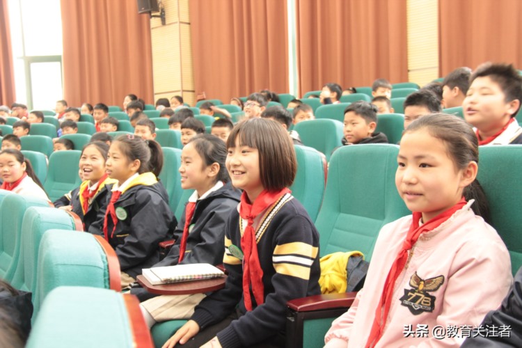 朗读里声音的奥妙-郑州经开区瑞锦小学举行演讲与口才培训活动
