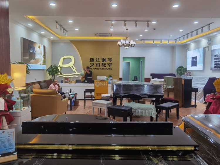 武汉买珠江钢琴哪里比较好？