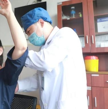 一觉醒来，杭州10岁男孩突然不对了！妈妈急疯，医生诊断：已无法恢复！