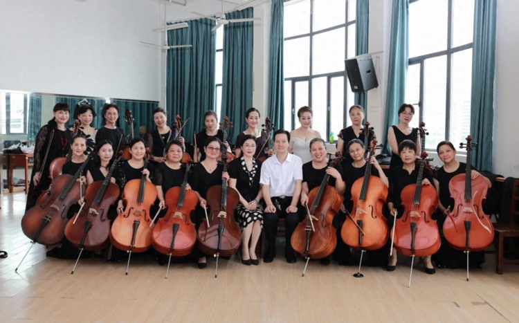 因势利导 因材施教———武汉老年大学大提琴班成长记