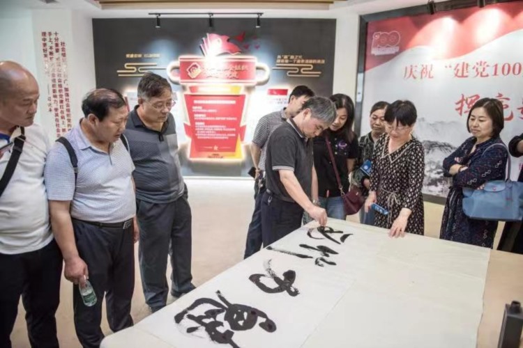扬州竹西社区开展庆祝建党100周年书画创作活动