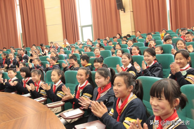 朗读里声音的奥妙-郑州经开区瑞锦小学举行演讲与口才培训活动