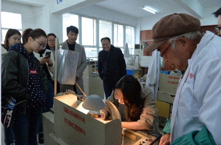 南京市现代职教文化培训班开展校园文化和企业文化观摩学习活动