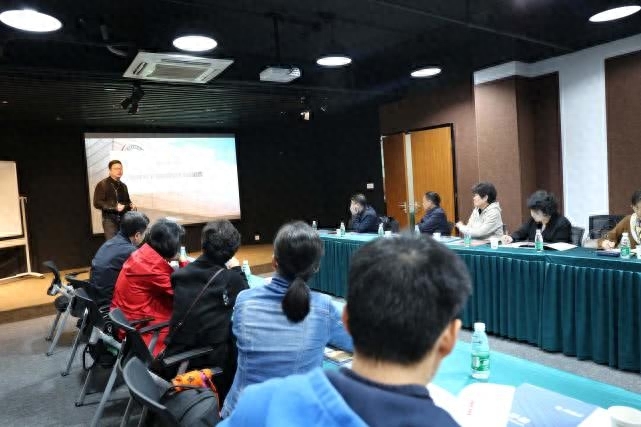 欢迎上海浦东新区成人教育协会、南京市社会培训行业协会莅临指导