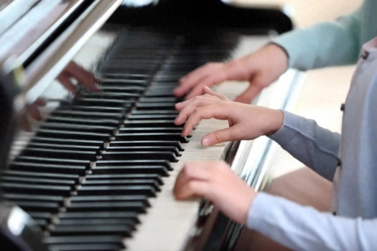要给孩子找钢琴陪练吗？