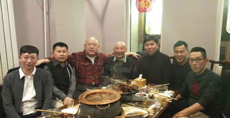 相声江湖之何云伟，一个名字弄不明白，认准一条道就走到黑