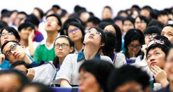 孩子高中毕业考不上大学怎么办？现在的女孩子学什么比较吃香