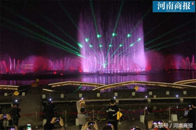 多图预警！郑州这座音乐喷泉向市民开放，主喷百米高，现场美如画