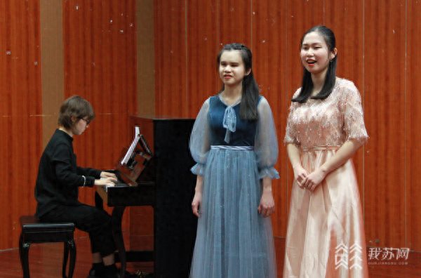 用歌声畅想光明 南京特殊教育师范学院为视障学生举办专场音乐会