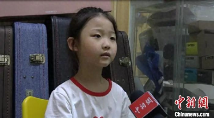 六岁中国吉他女孩凭啥圈粉百万引各国音乐家“合奏”？