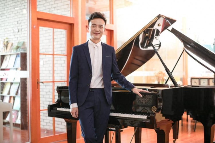 专题采访钢琴导师林琨力：小孩及成人如何学好钢琴这门艺术